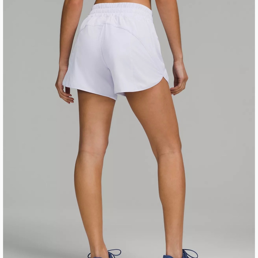 LULULEMON Track That Mid-Rise Lined Short 5". NWOT .color pastel blue.